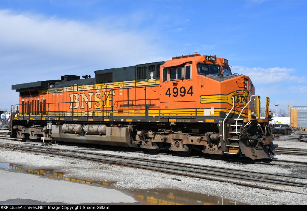 BNSF 4994 Roster shot